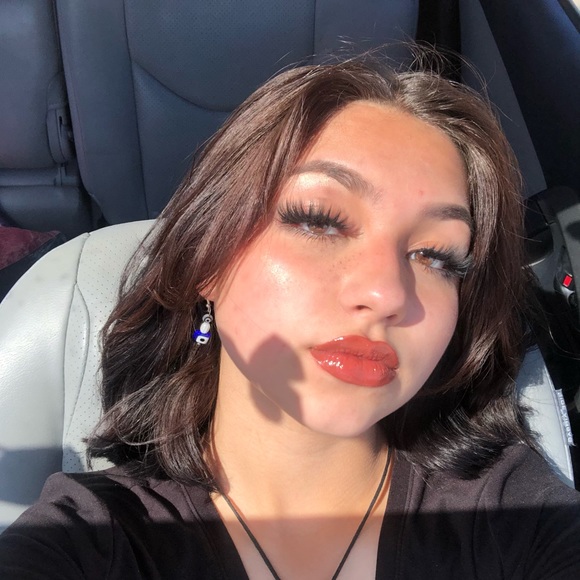 Meet your Posher, Hailey - Picture 1 of 1